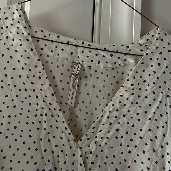 Intimately Free People Ruffle Sleeve V Neck Lace Bottom Bodysuit Size M - Picture 7 of 7